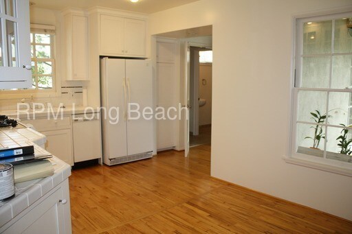 Building Photo - 261 Glendora Ave
