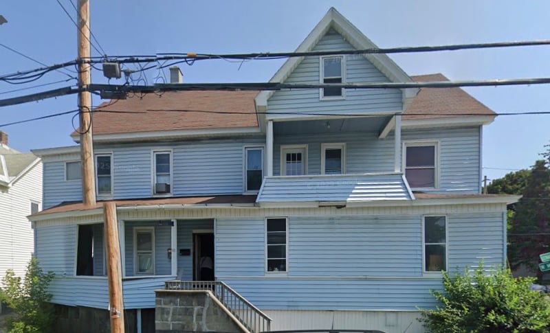 Primary Photo - 265 W Main St