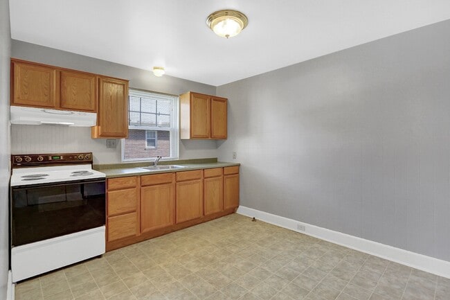 kitchen - 22 W Areba Ave