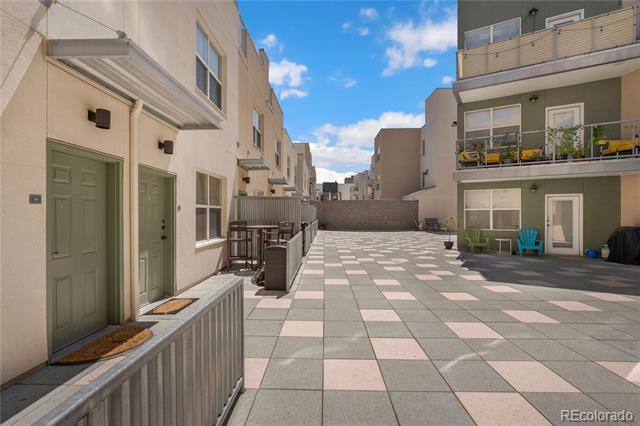 Foto del edificio - 2550 N Washington St