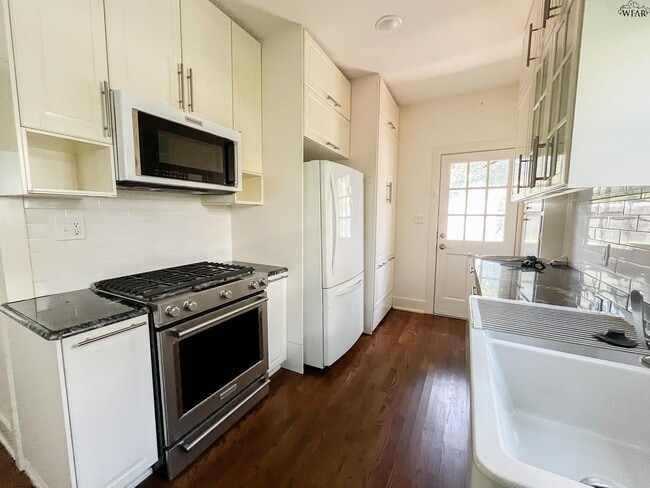 Building Photo - 3216 Milby Ave