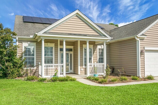 Foto del edificio - 4BR/4BA Home w/Solar Panels in Sought-Afte...