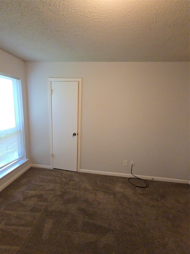 Building Photo - 11231 Glenforest Dr