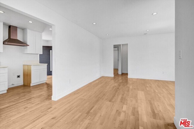 Foto del edificio - 21431 Moneta Ave