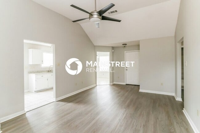 Building Photo - 3 Bedroom Pet-Friendly Home in Memphis, TN with Main Street Renewal