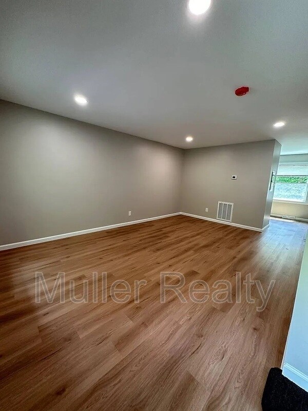 Foto del edificio - 3636 Old Valley View Dr