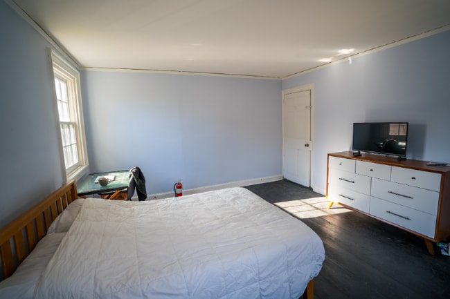 Building Photo - 34 Congdon St