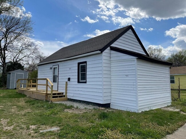Cozy 2bd/1bath with Big Yard - Cozy 2bd/1bath with Big Yard House