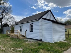 Building Photo - 421 Crawford St