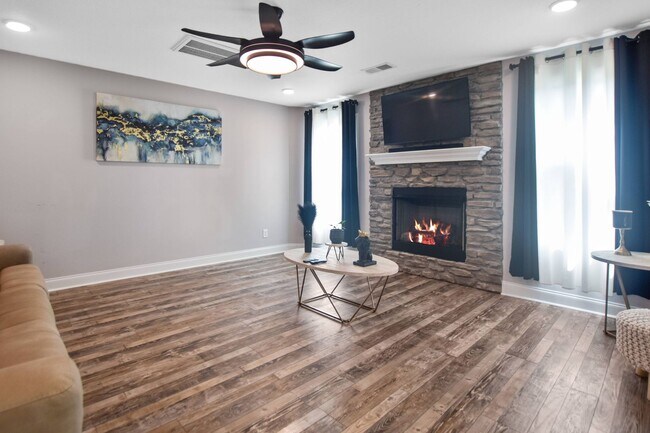 Foto del edificio - Pet Friendly Three Bedroom!