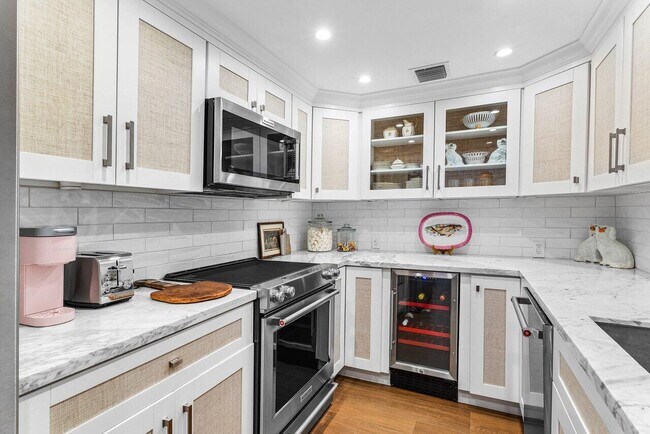 Foto del edificio - 2773 S Ocean Blvd