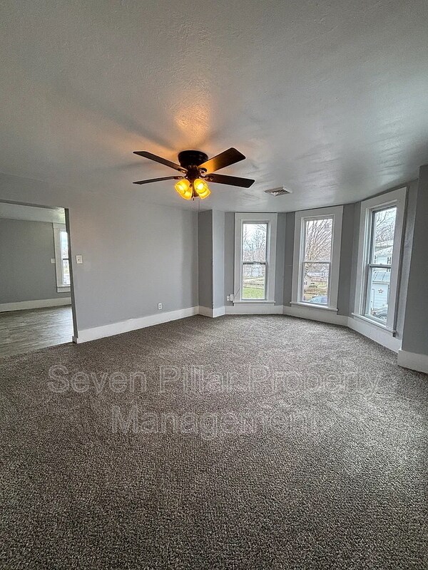 Foto del edificio - 703 E 4th St