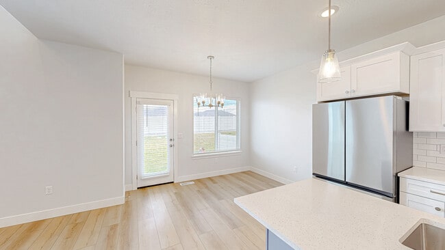 Foto del edificio - 702 S 4500 S