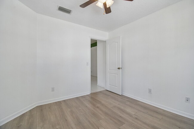 Building Photo - 7527 Oxford Garden Cir