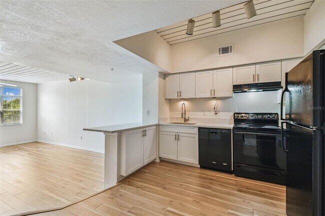 Foto del edificio - 2331 W Horatio St