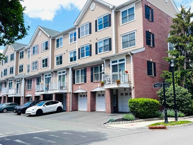 Building Photo - 352 Oswego Ct