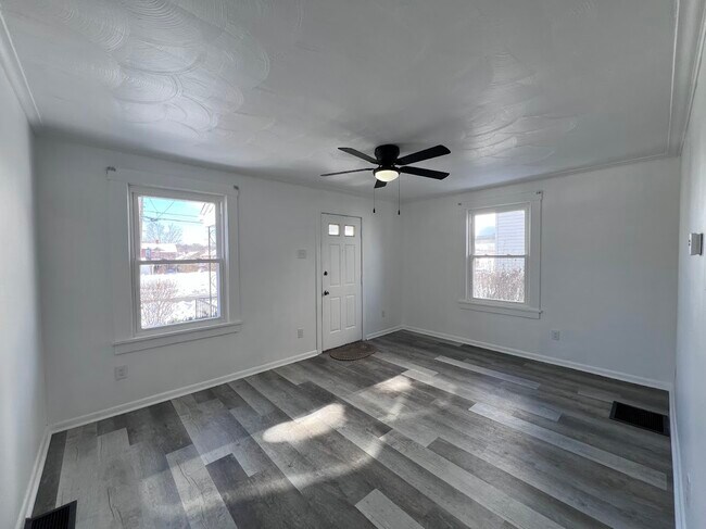 Foto del edificio - 866 Miller Ave