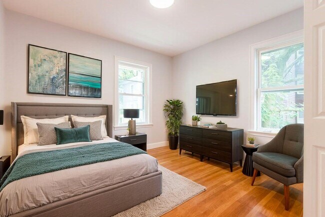 Foto del edificio - 28 Hunnewell Ave