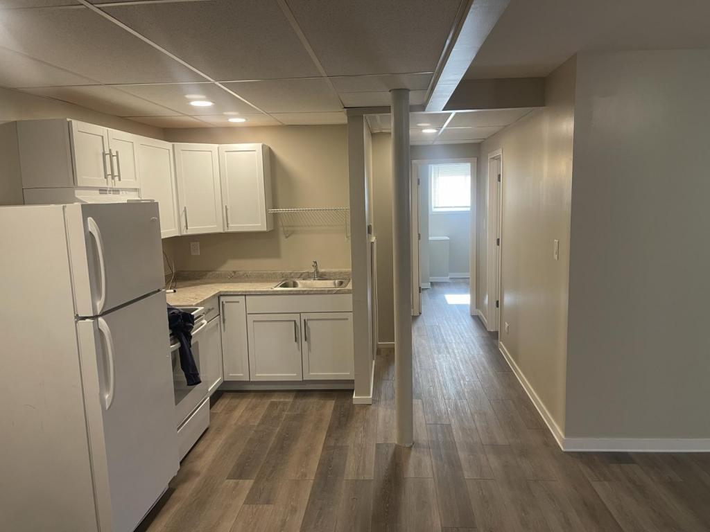 Primary Photo - 108 N McAree #BD