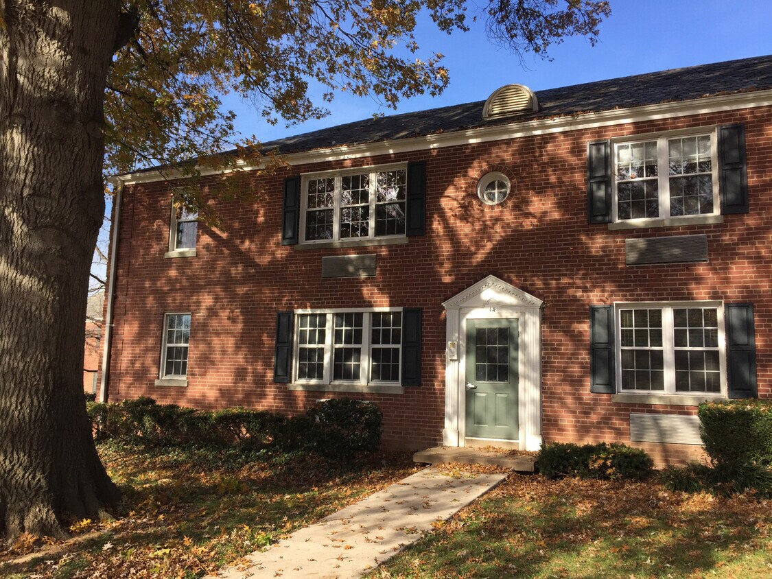 14 Ashby St Unit B, Alexandria, VA 22305 Condo for Rent in Alexandria, VA