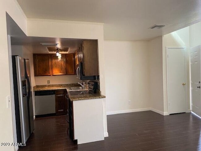 Building Photo - 2 bedroom @ 47th Ave & Olive
