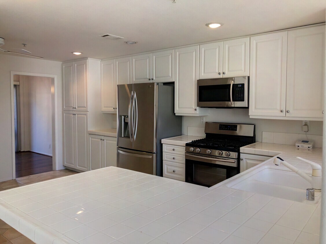 Foto principal - 5419 Marine Ave