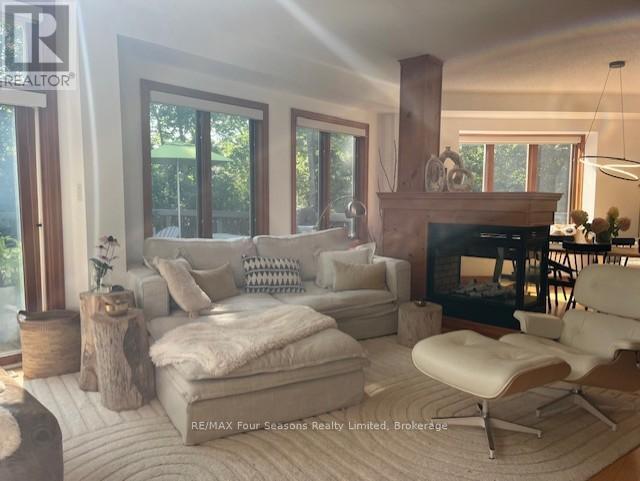 Building Photo - 224 Blueski George Crescent