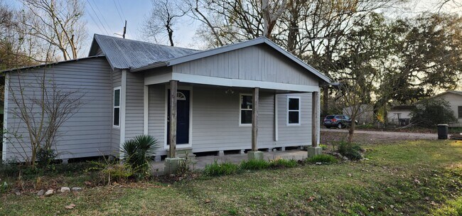 Front of Home - 515 Arceneaux Rd