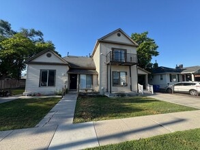 Building Photo - 128 Vidas Ave