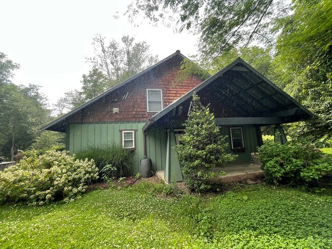 Foto del edificio - 115 Cragmont Rd