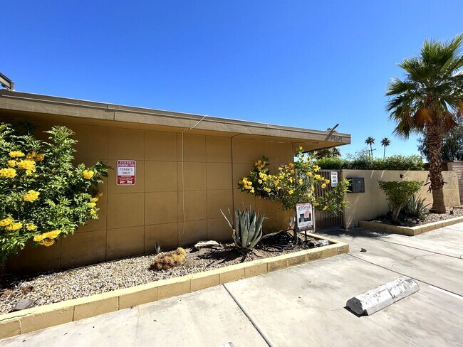 Foto del edificio - AVAILABLE NOW!! 2 Bedroom 1 Bath Apartment...