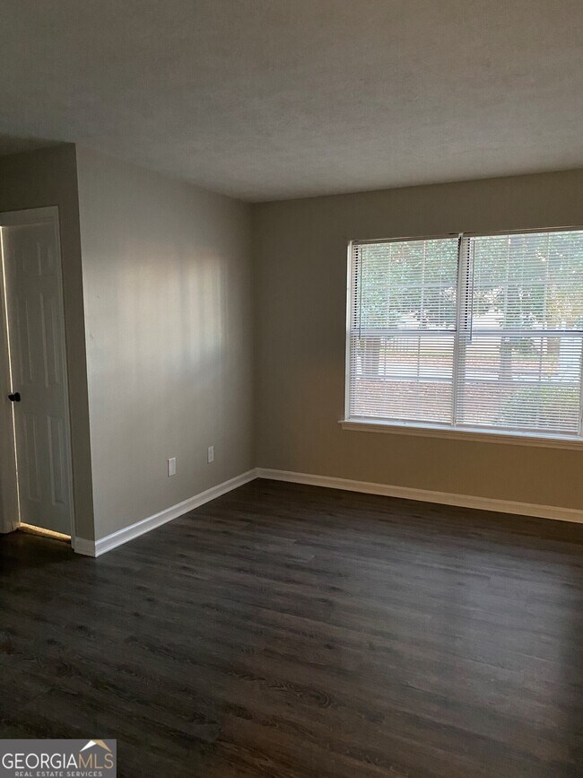 Building Photo - 209 Sheraton Ct