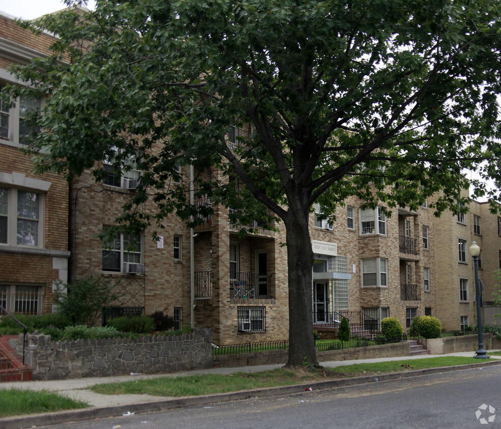 Building Photo - Brightwood Manor