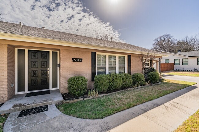 Foto del edificio - 6817 Fortune Rd