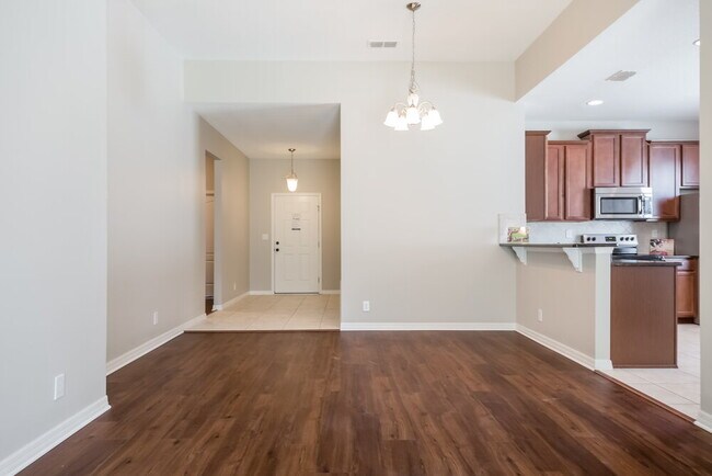 Building Photo - 831 Crooked Branch Dr