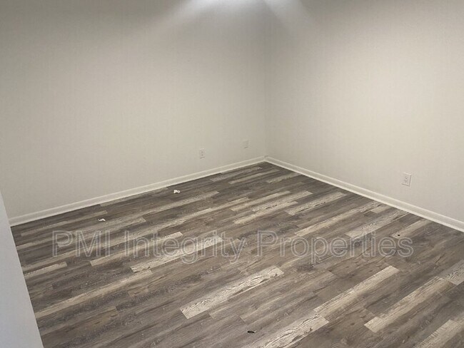 Foto del edificio - 105 Meaux Blvd