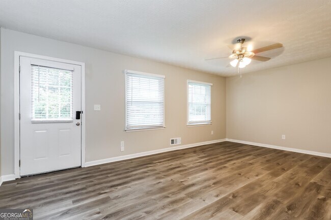 Building Photo - 7351 Indian Hill Trail
