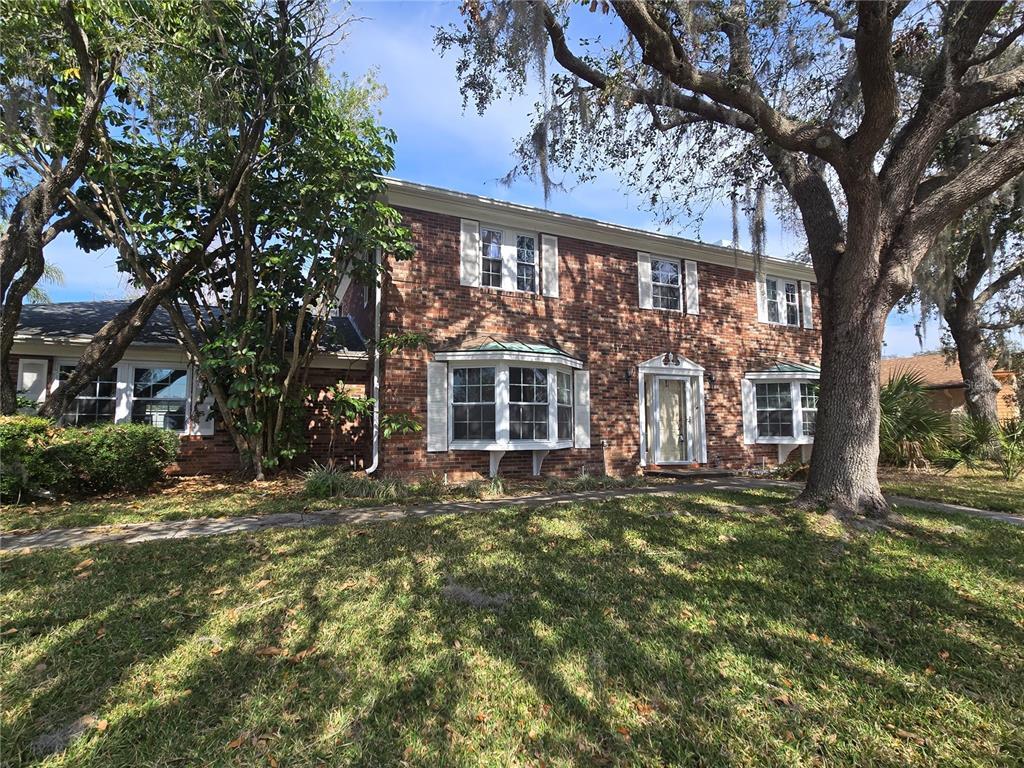 Foto principal - 300 Cypress Creek Cir