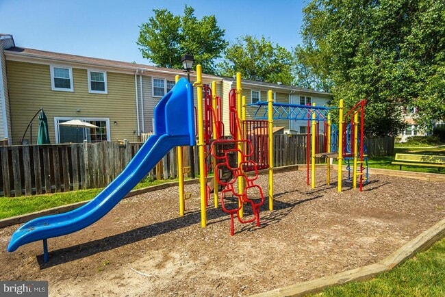 Building Photo - 1851 Sharwood Pl