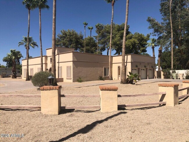 Building Photo - 13001 N 65th Dr