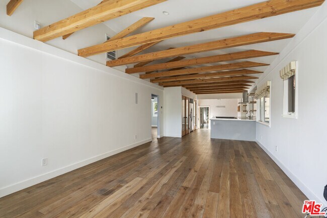 Building Photo - 4031 Camero Ave