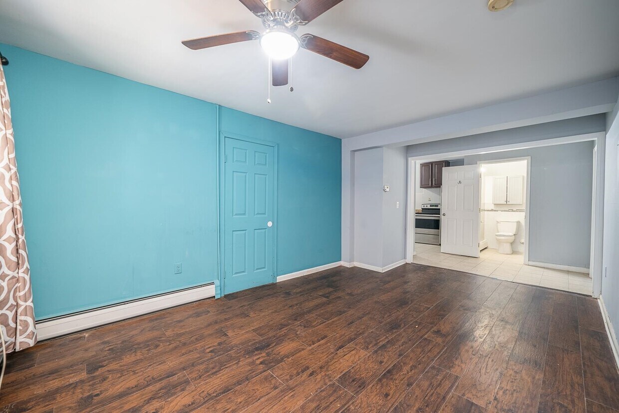 Foto principal - 87 E 21st St