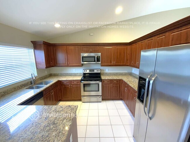 Foto del edificio - 18152 Blue Lake Way