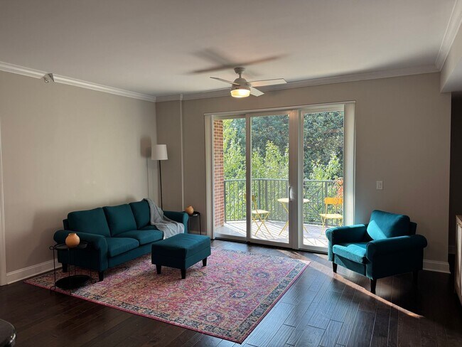Foto del edificio - Fifth & Poplar - T.R. Lawing Realty Property