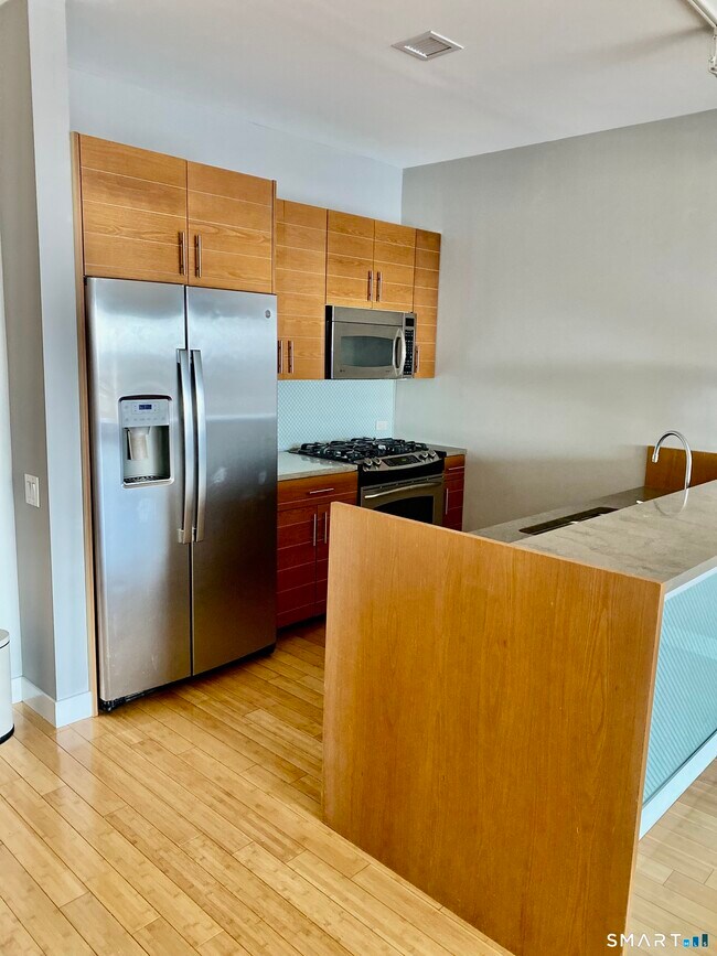 Foto del edificio - 33 N Water St