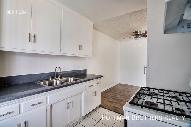 Building Photo - 8330 Willis Ave