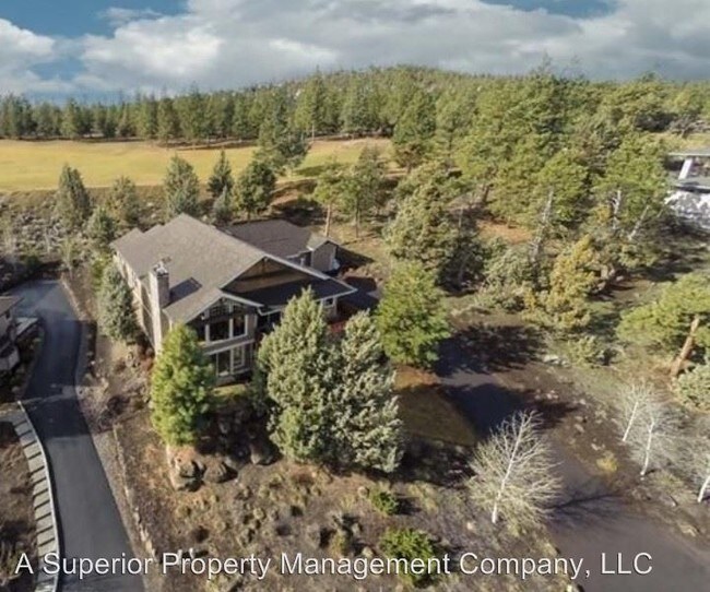 Building Photo - 3234 NW Fairway Heights Dr