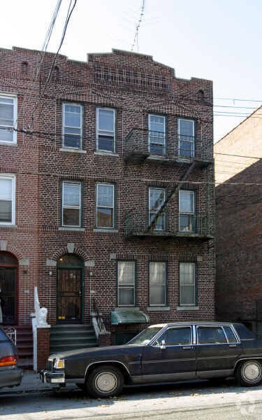 Primary Photo - 638 E 96th St