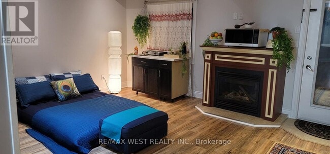 Building Photo - 171 Westmeadow Dr