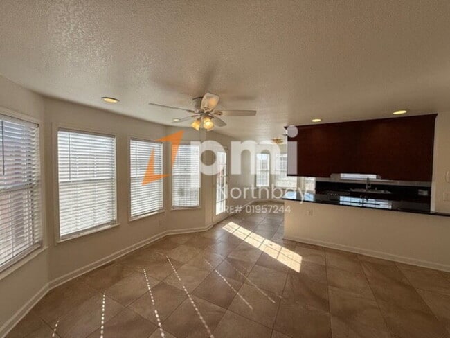 Building Photo - 893 Deerfield Pl